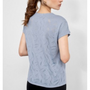 T-shirt de jersey de sport d\'une silhouette droite