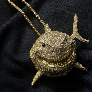 Pendentif personnalité hip hop zircons requin