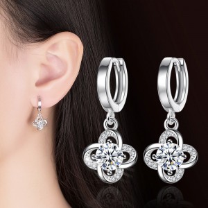 Boucles d\'oreilles de trèfle à quatre feuilles