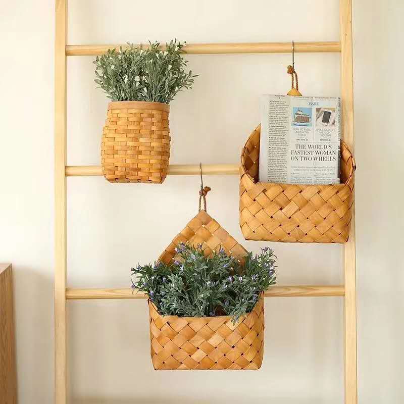 Panier suspendu en bois