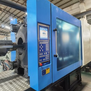 Machine de moulage par injection de plastique d\'occasion MA3800