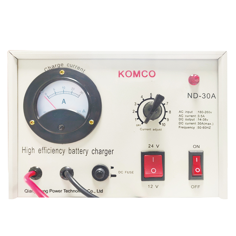 KOMCO AGM démarre et arrête le chargeur de batterie intelligent de l'automobile de cuivre pure 12V24V avec une puissance élevée.