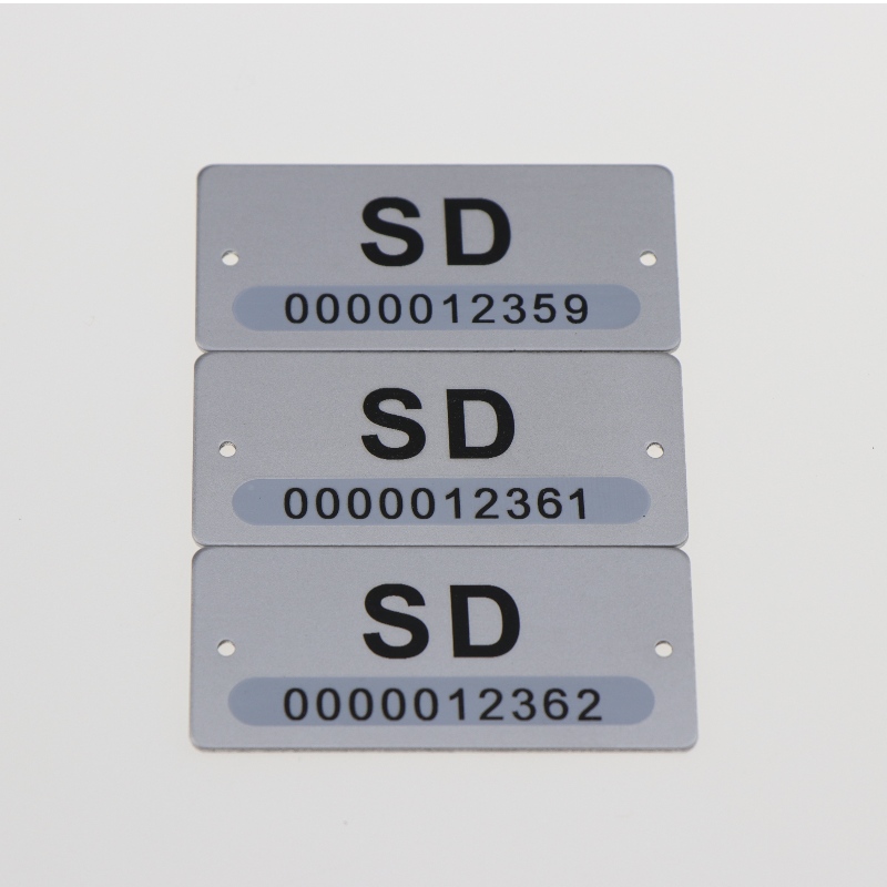 Wholesale laser personnalisé gravénuméro de série étiquette d'étiquette de code à barres en métal autocollant imprimé aluminium actif tag lab-