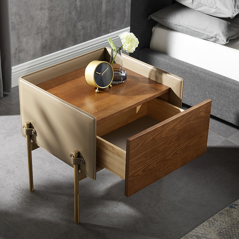 Table de chevet moderne Table de chevet en cuir en bois minimaliste en boisnaturel avec jambe en acier inoxydable