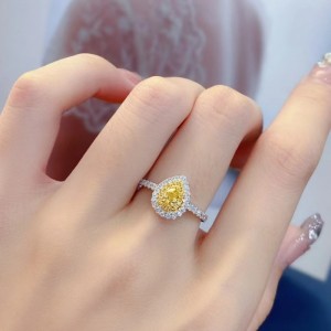Bague de fiançailles en pierre de diamant de diamant jaune de 18 carats solide 0.65t