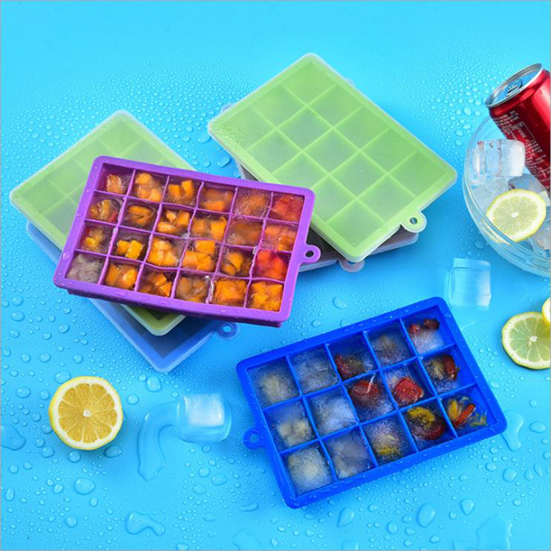 BPA Free 15 Cavrities Silicone avec couvercle Maker Maker Moule carré Silicone Moule de glace Cube Cube