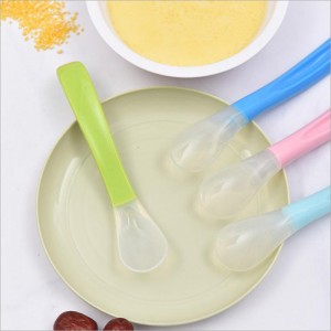 Ustensiles d\'entraînement alimentaire de qualité alimentaire Solicone bébé cuillère BPA BPA Silicone Infant Spoon for Toddlers Training Feeding