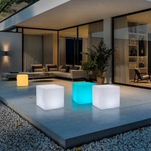 LED Luminous Cube Light Creative Outdoor Tabouret imperméable KTV Square Chair Bar Tabouret Concer pour l\'atmosphère de l\'événement Présentation de l\'atmosphère