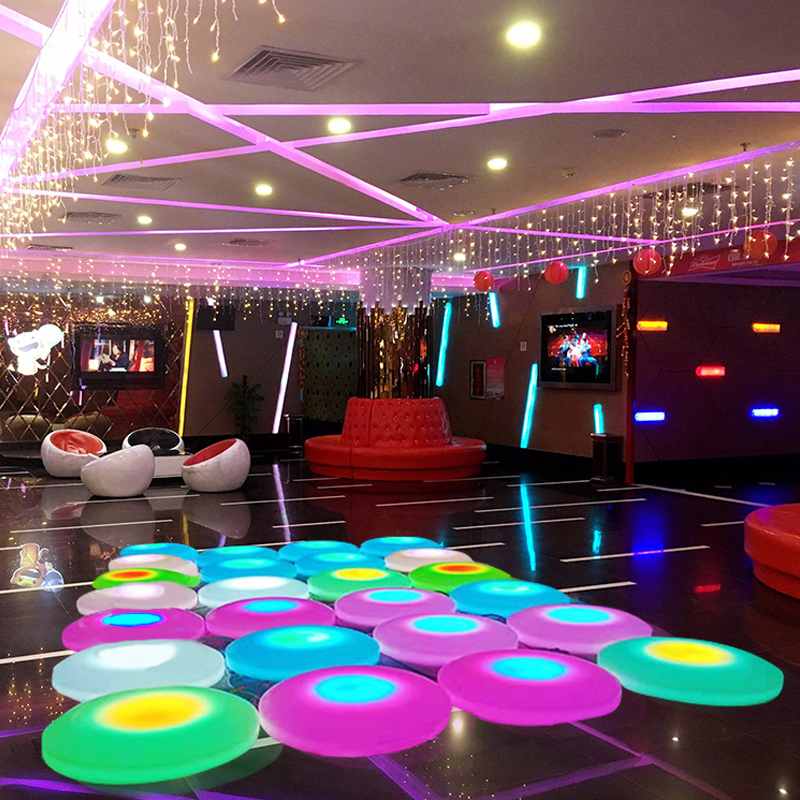 carreaux de piste de danse à LED ronds portables extérieurs/indoor, touche tactile Light Up Disco Disco Dance Flobre Dance, surface en plastique blanche Toys sensoriels et éducation spécialisée pour les enfants