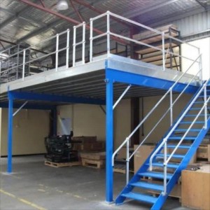 Mezzanine soutenue en rack