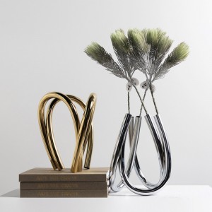 Vase à arc métallique