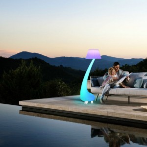 Lampadaire d\'angle LED à changement de couleur de 132 cm avec télécommande dimmable