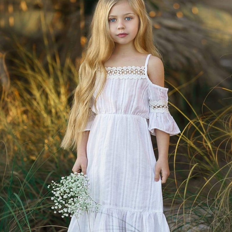 Enfants Summer des filles épaules à épaules baissières blanches Robes à volants roses