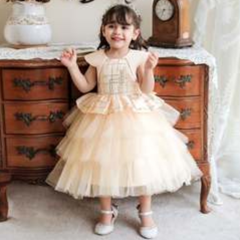 Baige Vente chaude élégante Design Girl Soirée Robe Baby Girl Robe Party Wear White Multi-couche Lovely Princess