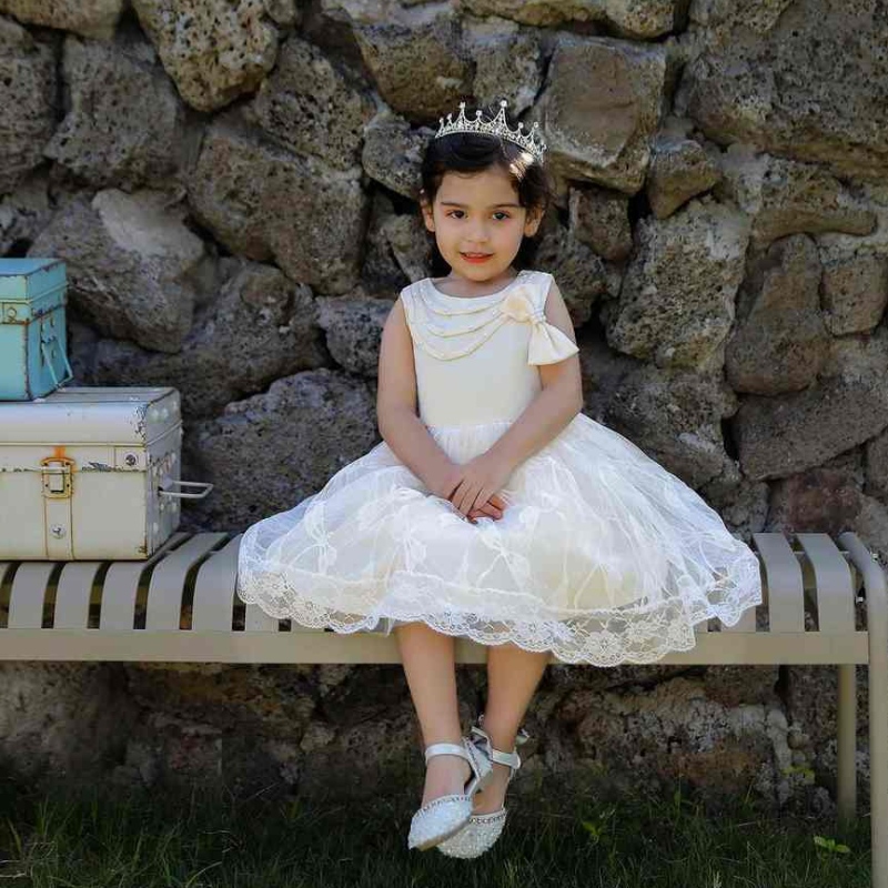 Robe de fête denœud denouée baige pour la fille bébé robe princesse