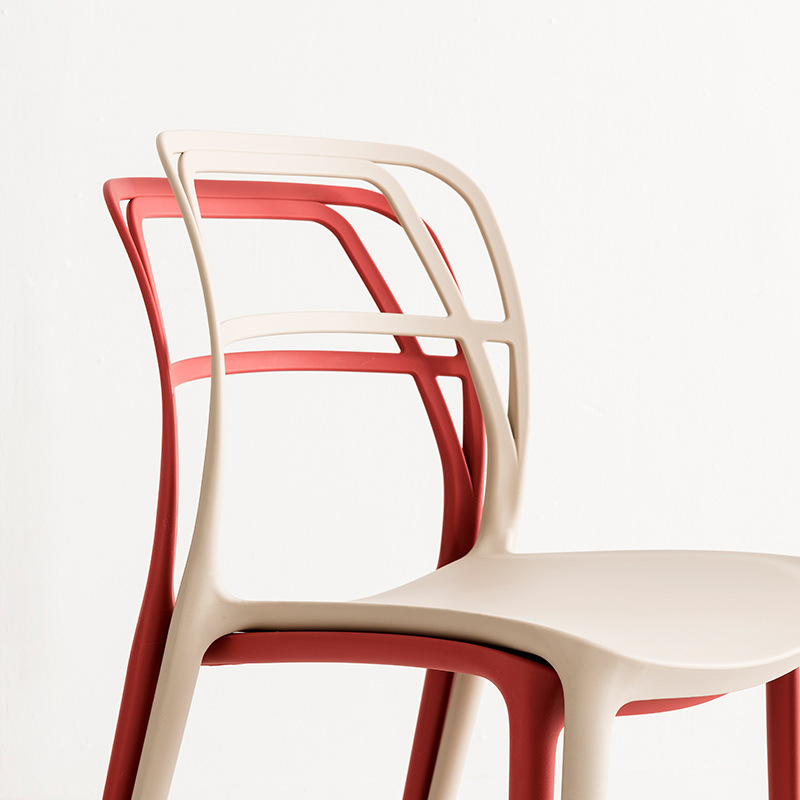 Design moderne coloré sans arme fixe et chaise de salle à manger en plastique salon simple salon