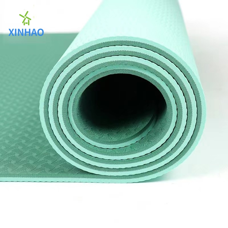 Protection environnementale double couche en deux couleurs personnalisable (4/6/8mm) TPE Yoga Mat en gros, adapté au yoga, à la forme physique, à Pilates