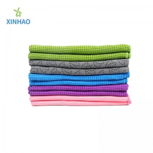 Une variété de couleurs serviette de yoga de couleur de couleur unie en microfibre en microfibre en gros, PVC Silicone Point Anti-Slip Skin-Frimly, adapté à la forme physique, au yoga, au pilates, au yoga à haute température