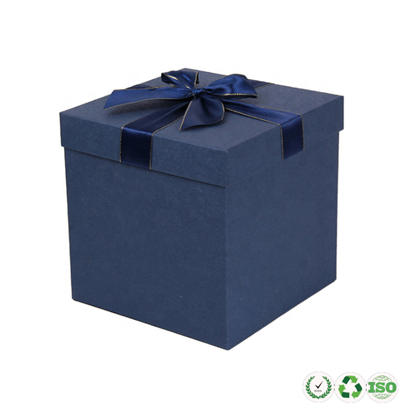 Boîte cadeau en papier artisanal recyclé personnalisé