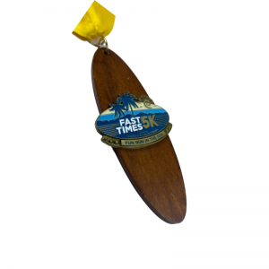 Médailles d\'usine de bâillon Médaille de médaille de bois personnalisée Médaille de marathon en bois avec logo laser grave