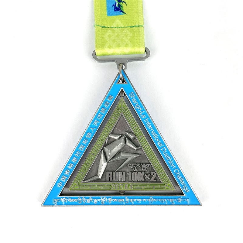 Médailles de triathlon en émail de sport cool gravé sur mesure Gag.