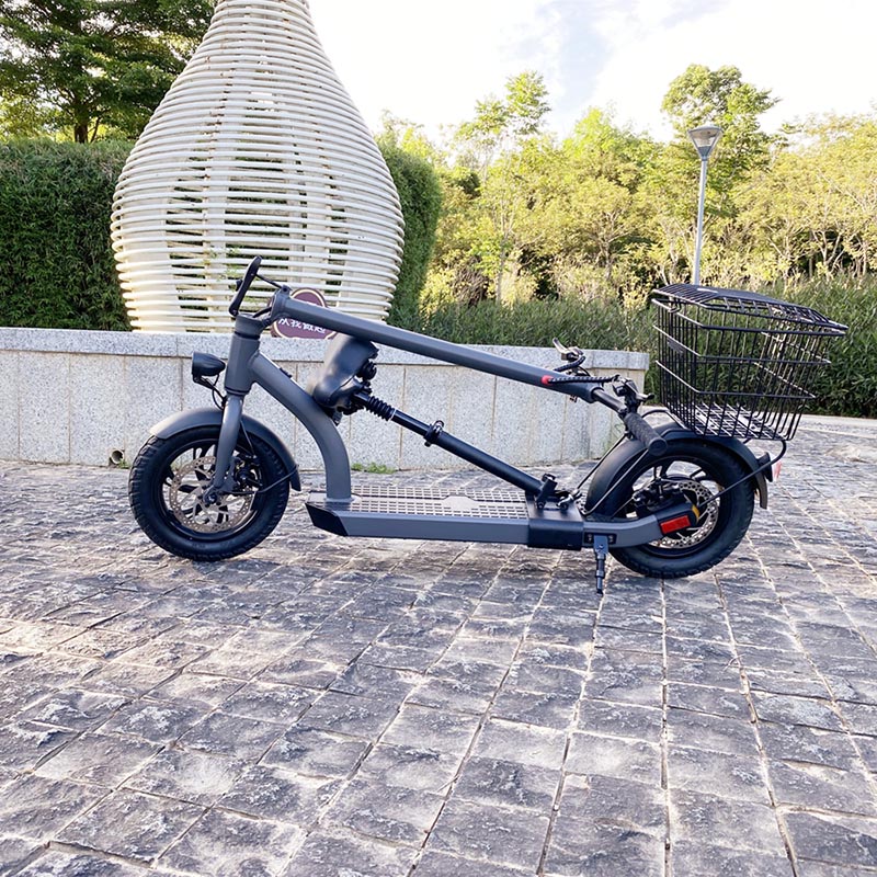 Différence entre le scooter électrique et le vélo électrique traditionnel