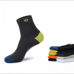 Design simple chaussettes respirantes.