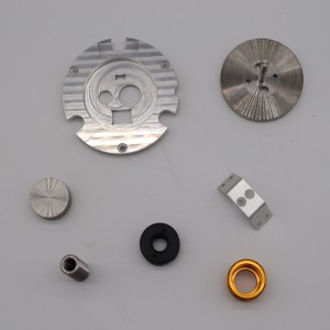 Composants d\'usinage CNC de précision personnalisés