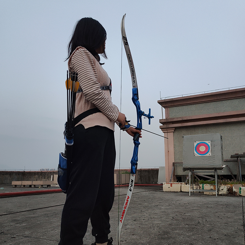 Comment le tir à l\'archerie aide-t-il les gens à libérer leur stress?