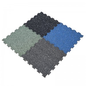 Tapis en caoutchouc imbriqué