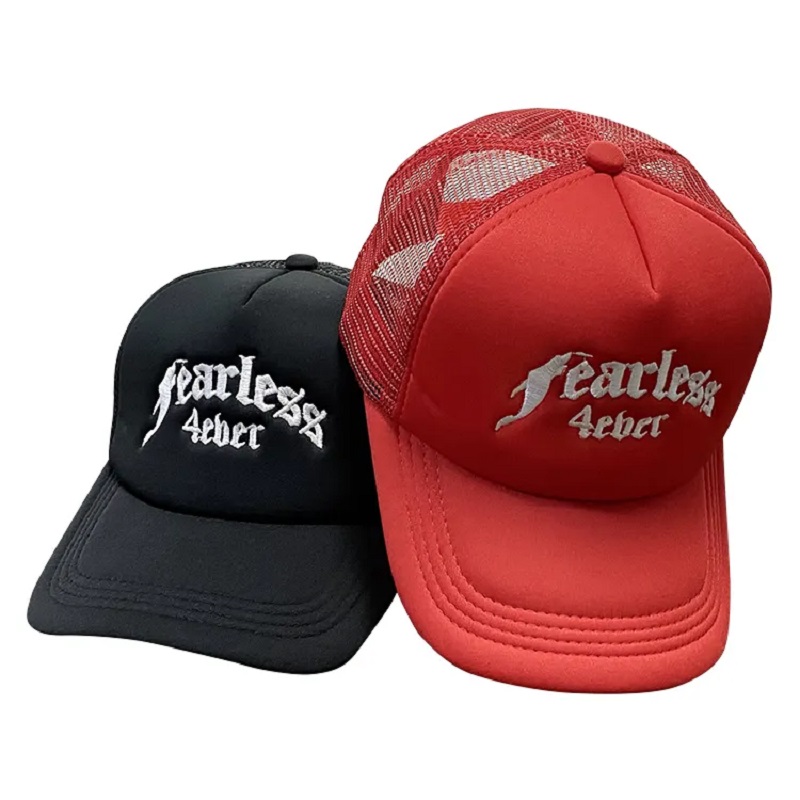 Conception personnalisée classique en gros de haute qualité Votre propre logo de broderie 3D 5 panneau Gorras Mesh Trucker Caps Chapeaux Mens