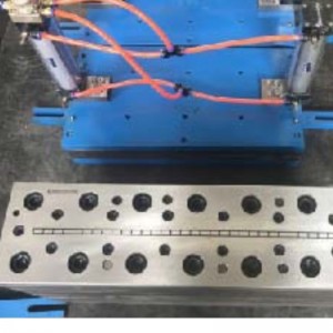 Moule d\'extrusion pour les séries de bain en PVC