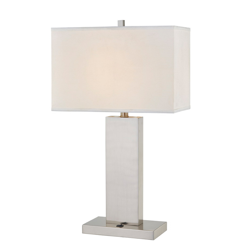 Lampe de table de la suite hospitalière à la salle d\'hôtes