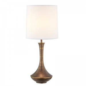 Lampe de table en fer antique décorative dans l\'espace public