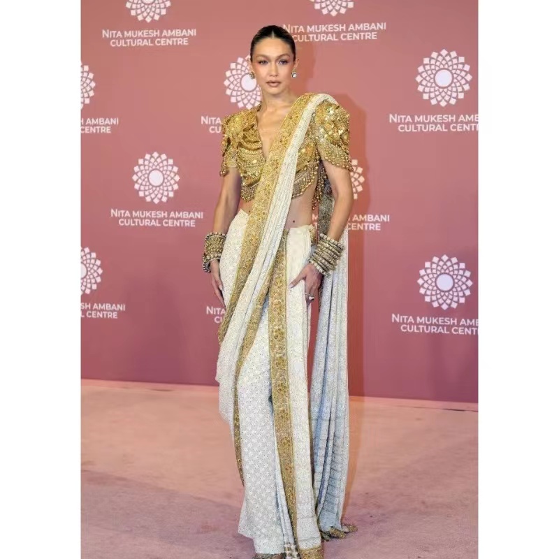 Influence de célébrités/ANDSCAPE Pattern/elegance&Culture traditionnelle/2024-25 Automne l\'hiver/street Photography/liu Ting Column