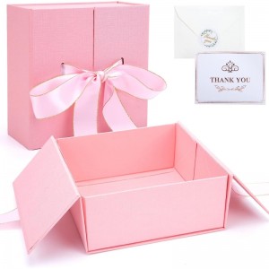 Boîte cadeau rose personnalisée