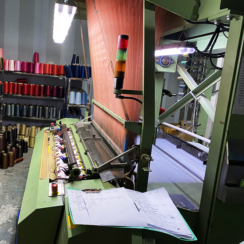 Nous avons des fournisseurs de labels tissés professionnels