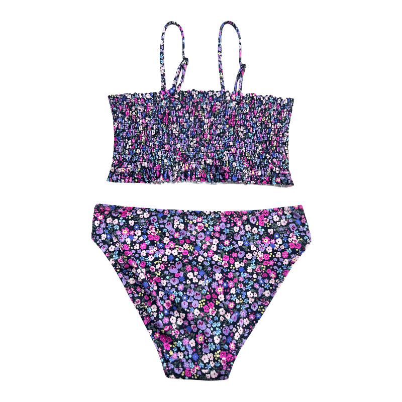 Swimsuit des enfants en deux pièces avec cordon de fleurs violettes.