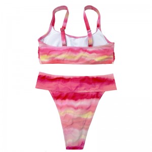 Gradient de rose rose avec des plis de confort à large bandoulière