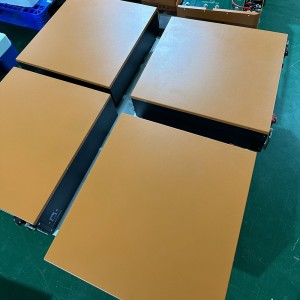 Storage d\'énergie 51.2V 100AH ​​200AH Wall&Rack 2 en 1 Batterie de lithium solaire LifePO4 avec écran LED intelligent&Application mobile