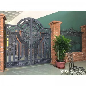Portail en fer forgé