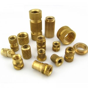Écrou à inserts filetés aveugles moletés en laiton