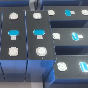 EVE lifepo4 batterie 280A 3.2v batterie prismatique batterie de stockage d\'énergie