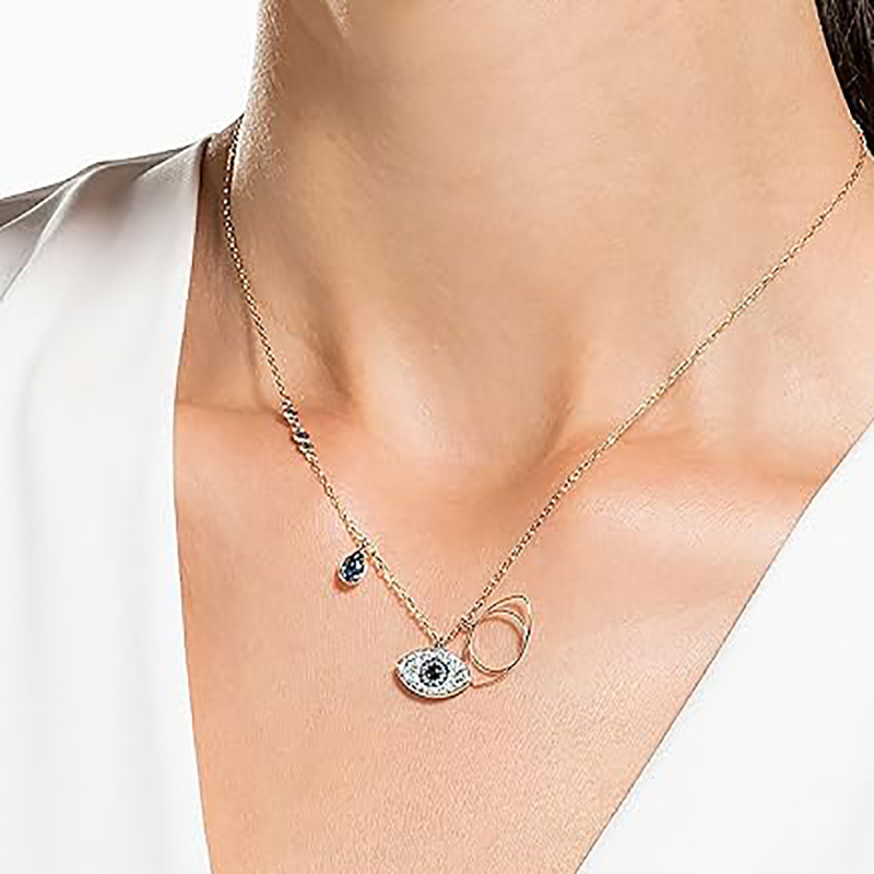 Collier avec pendentif Radiant Guardian Evil Eye avec accents de zircon bleu, symbole d'élégance, de protection et de style intemporel.