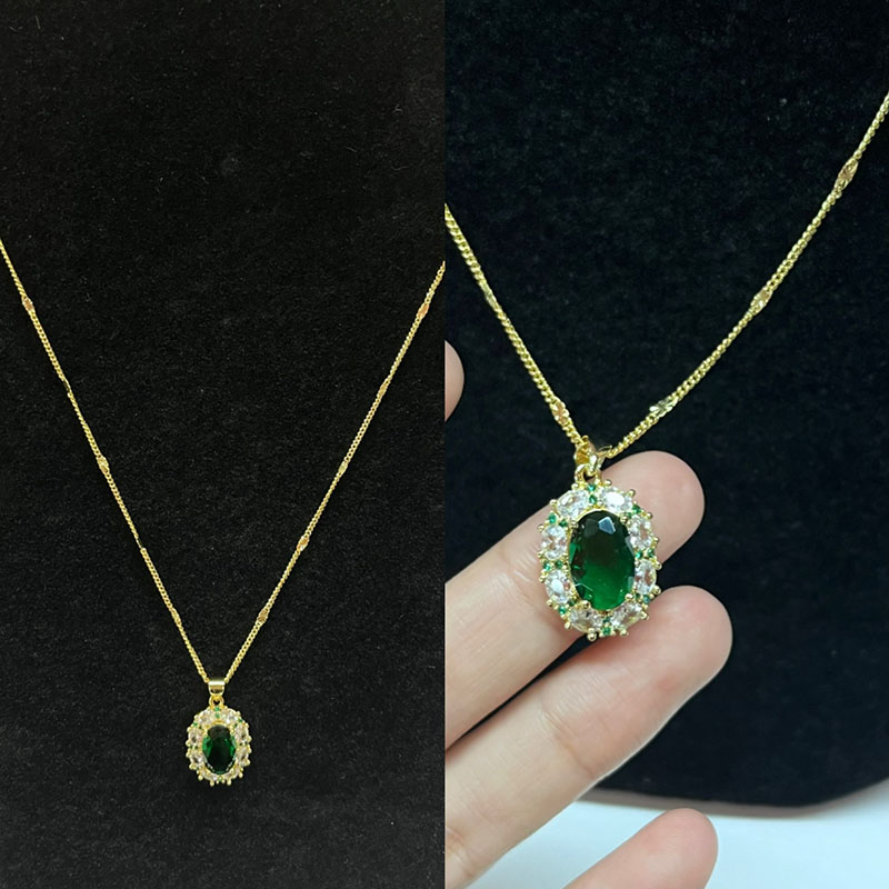 Regal Emerald Elegance Gold-Collier de pierre précieuse verte plaqué avec accents étincelants