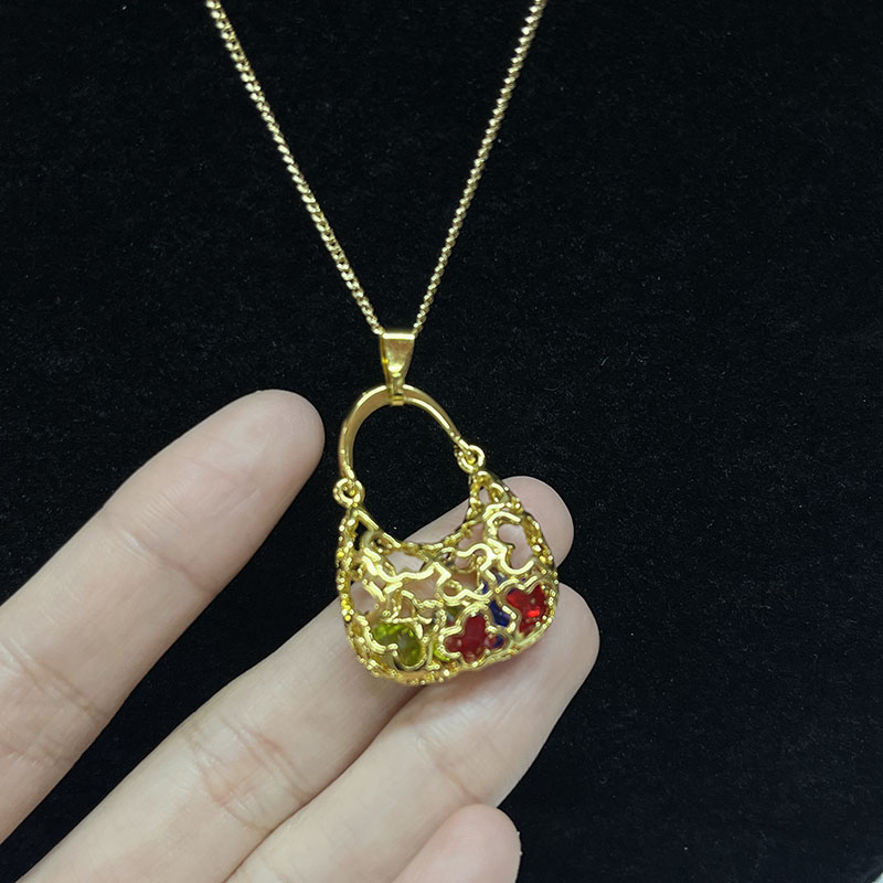 Collier pendentif de sac à main de luxe pour femmes - 18 000-Cuivre plaqué avec conception en filigrane complexe & Accents émail - bijoux de mode élégants pour cadeaux & Occasions spéciales