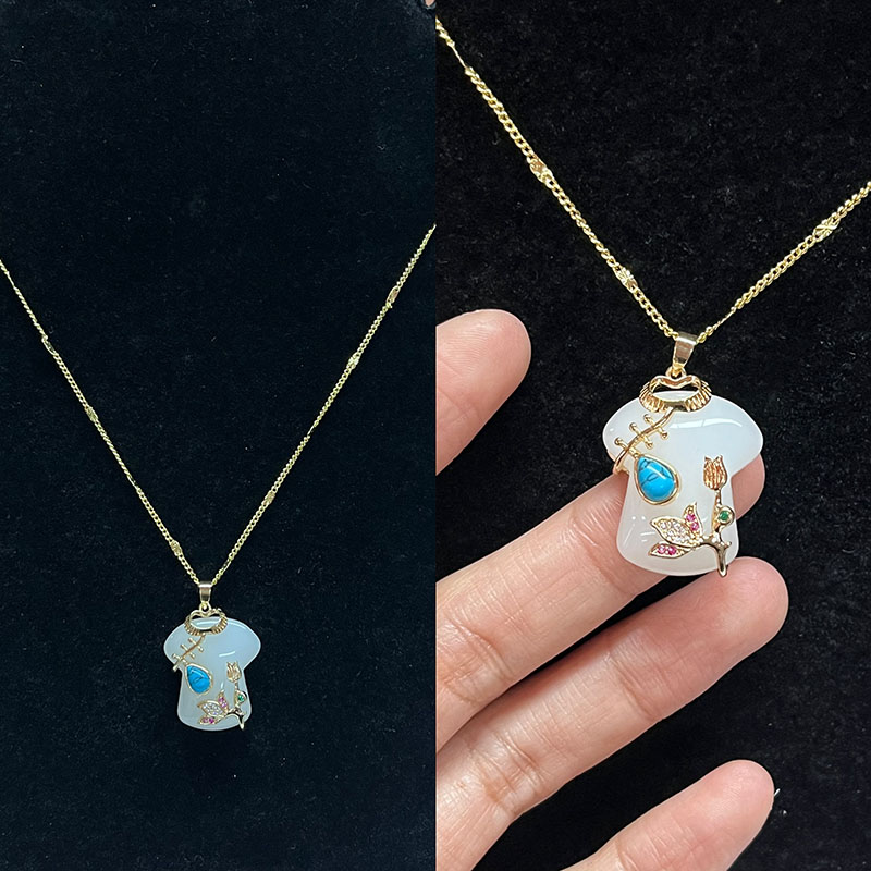 Élégant collier de pendentif chinois chinois Jade blanc avec de l'or-Détails floraux plaqués, turquoise & Accents de zircon vintage-Bijoux de mode inspirés pour les femmes