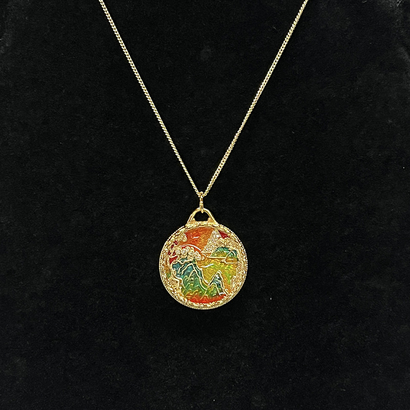 Collier pendentif paysage à la main de Cloisonne en émail avec placage en or 18k & Double gravé-Conception du côté