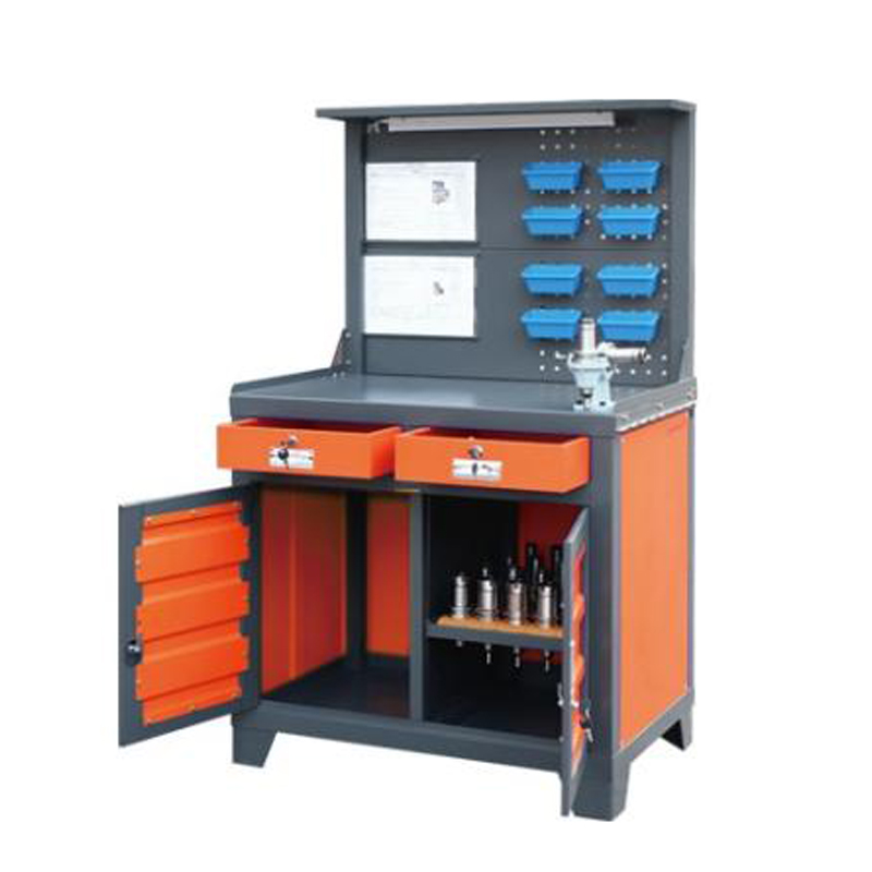 Lampe - armoire à outils de style