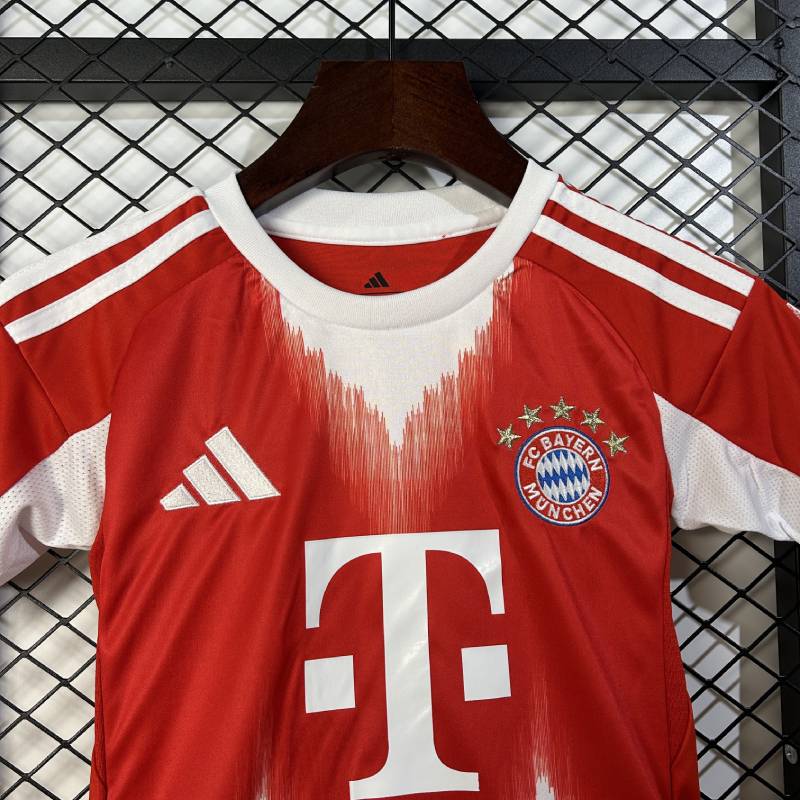 25/26 enfants Bayern Munich Taille de la maison: 16-28